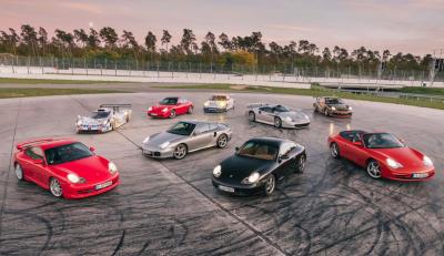 Porsche omaggia i 25 anni della 911 996