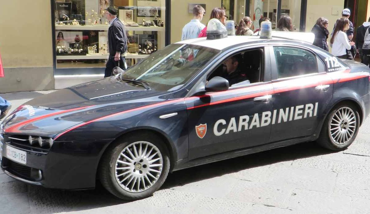 Lamborghini ha creato la prima auto al mondo che i Carabinieri non possono tracciare | Si chiama “Egoista” ed ha una vernice anti-radar