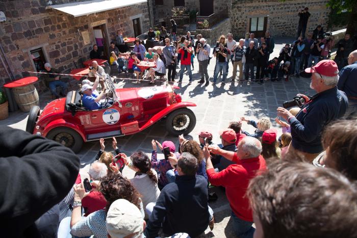 Prove spettacolo e lâaeroporto dei Tornado per la 1000 Miglia del 90Â°
