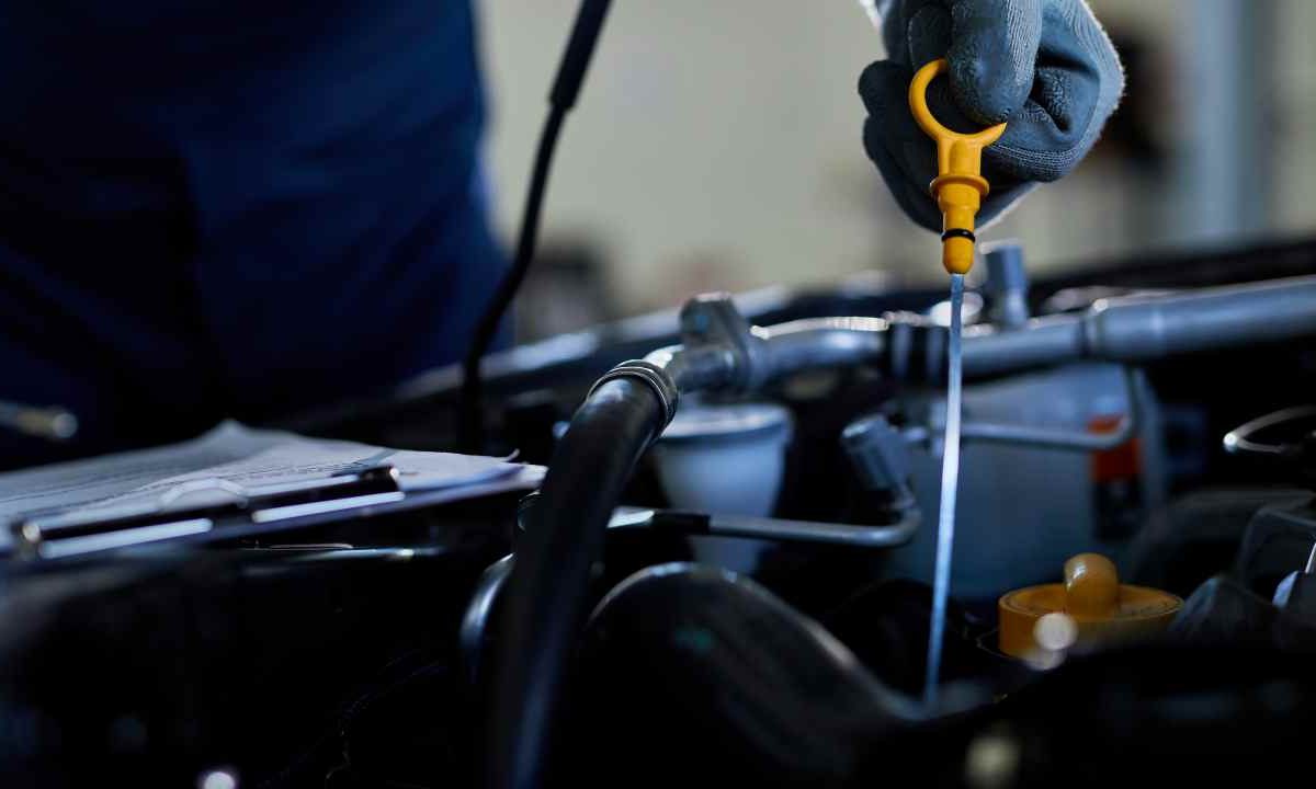 Olio motore: cos’è la regola dei 1000 km e perchè ti salva l’auto dal tracollo finanziario