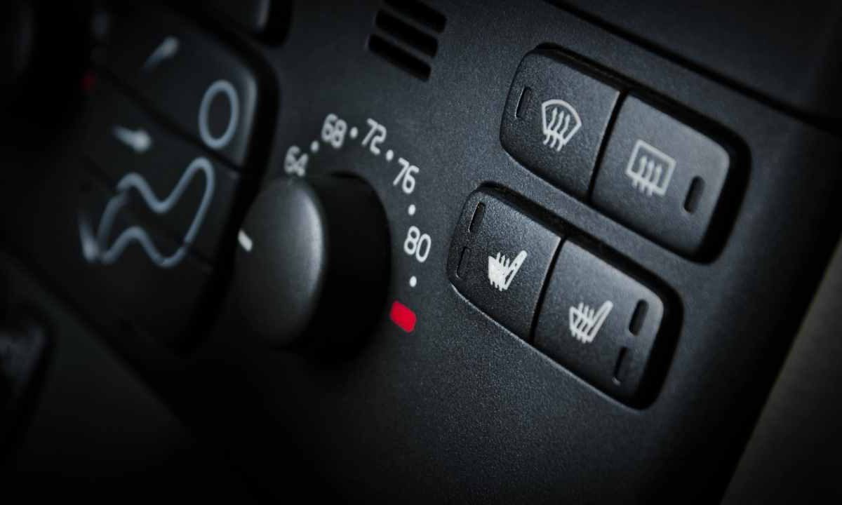 Non accendo la stufa in macchina dal 1995: col metodo norvegese ho l’auto calda e non spendo un centesimo | L’ideale per i tirchi come me