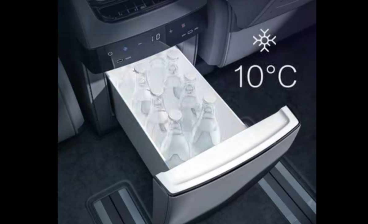 Alla fine è successo: inventata la prima auto al mondo col frigorifero integrato | “Zeekr”: gli autogrill sono disperati