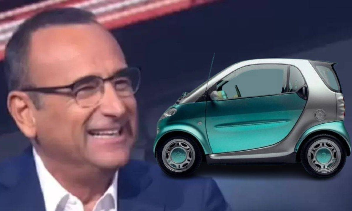 Carlo Conti guida ancora una Smart: il cachet di Sanremo non l’ha cambiato | Così trova parcheggio in 90 secondi