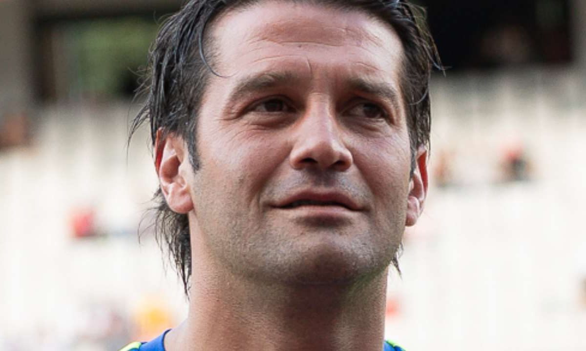 Chivu, anima italiana ma auto cinese: va in giro con una BYD | Di cavalli e cavallini non gliene frega niente